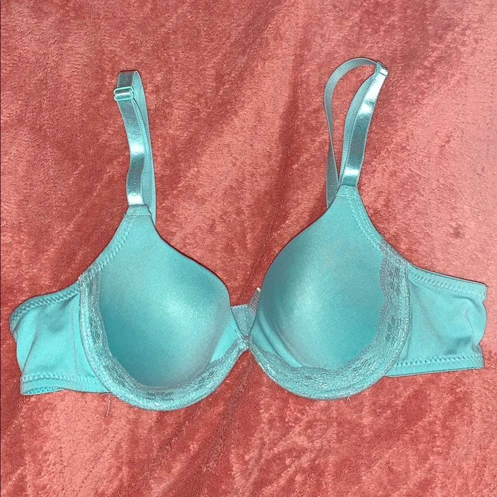2 34A bras.